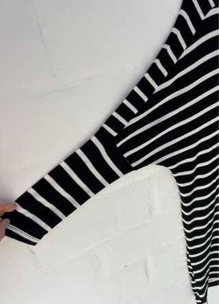 Vestido de rayas blanco y negro