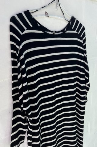 Vestido de rayas blanco y negro