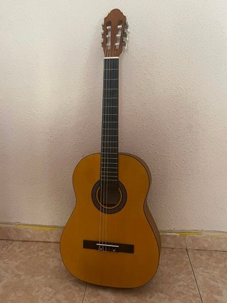 Guitarra Clásica Madera Natural + Funda + púa