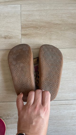 Zapatillas Poppis respetuosas leopardo. Talla 30