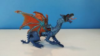 Dragón de juguete azul y naranja