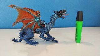 Dragón de juguete azul y naranja