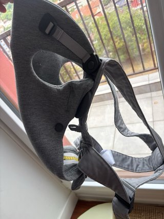 Mochila porteo BabyBjörn Mini COMO NUEVA