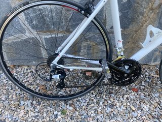 Bicicleta carretera B'Twin Triban blanca aluminio