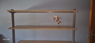 Escritorio madera y metal con 2 estanterías