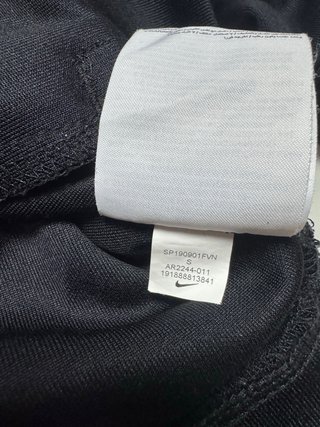 Nike Track Jacket Negra con Detalles Turquesa Rosa