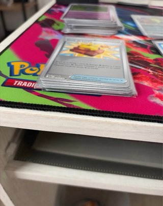 120 Cartas Pokémon Reverse Holo de diferentes expa