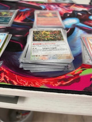120 Cartas Pokémon Reverse Holo de diferentes expa