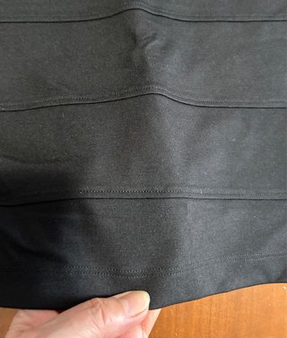 Abito mono spalla nero con paillettes