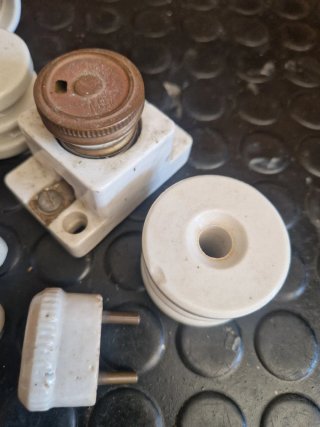 Lote piezas cerámica electricidad