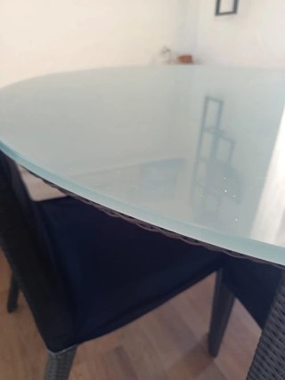 Mesa redonda exterior cristal + gratis 3 sillas