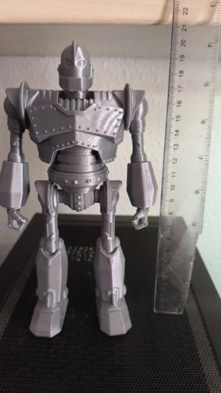 Gigante de Hierro Figura