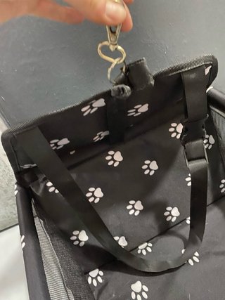 Transportín para perro coche huellas