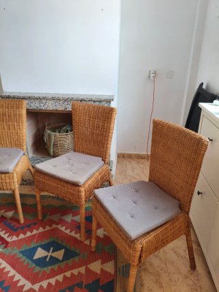 Juego de 4 sillas de mimbre