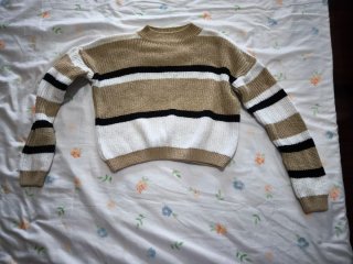 Jersey corto mujer rayas beige, negro y blanco