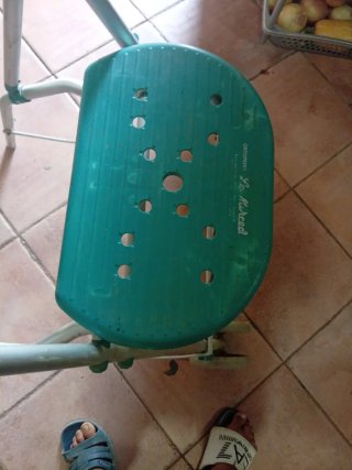 Andador con asiento plegable
