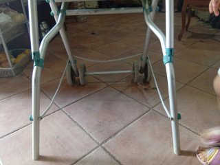 Andador con asiento plegable