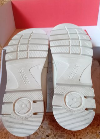 Mocasines Pikolinos piel Beige y Dorado