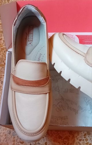 Mocasines Pikolinos piel Beige y Dorado