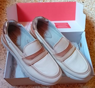 Mocasines Pikolinos piel Beige y Dorado