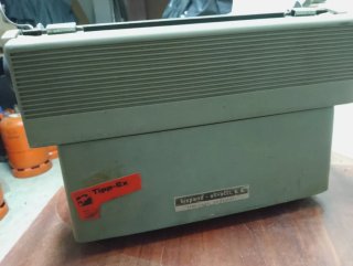Máquina de escribir Hispano Olivetti