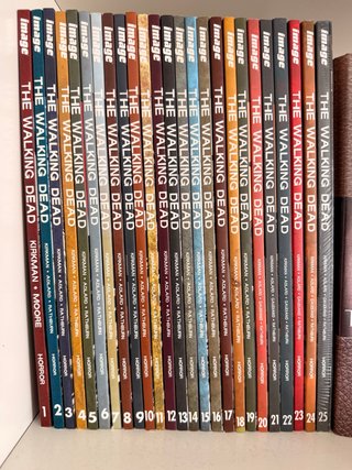 Coleccion de comics de the walking dead en ingles