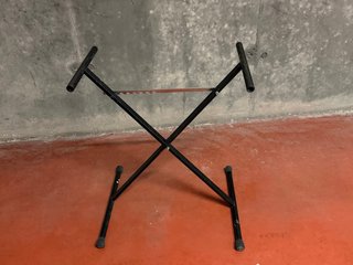 Soporte para teclado negro
