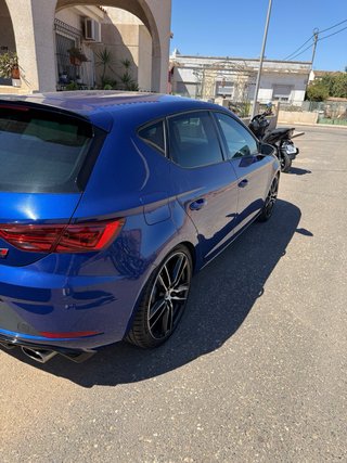 SEAT Leon Cupra