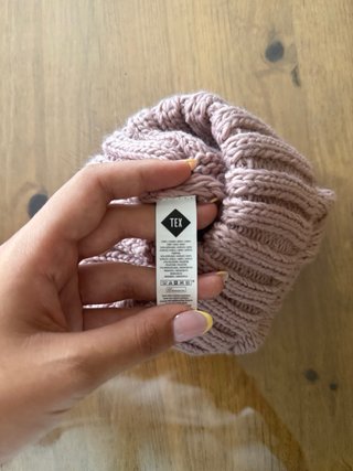 Conjunto bufanda y gorro rosa trenzado