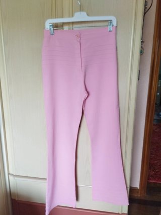 Conjunto pantalón rosa campana y blusa