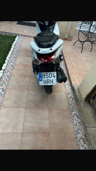 Honda PCX 125cc Scooter Blanca