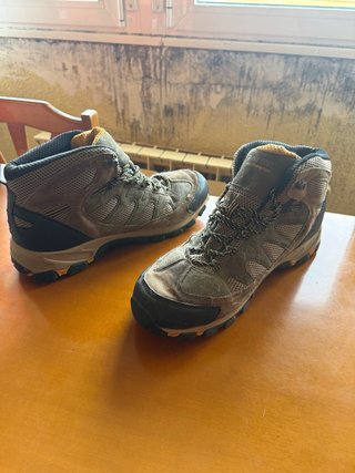 Botas de montaña talla 45