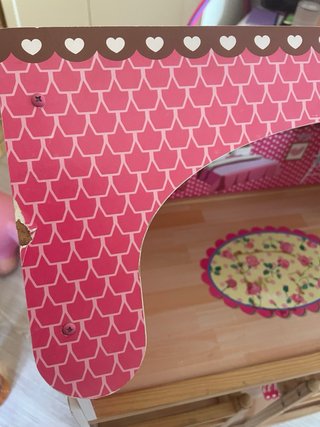 Casa de muñecas con accesorios y muñecos