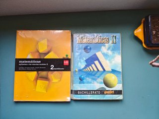 Libros Matemáticas II y Ciencias Sociales