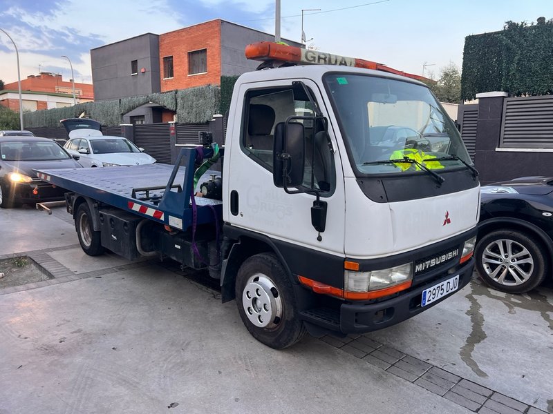 Mitsubishi Canter portacoches - foto 1