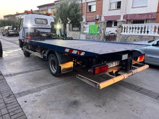 Mitsubishi Canter portacoches