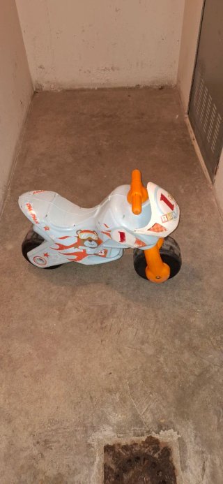Moto correpasillos ancha para niños