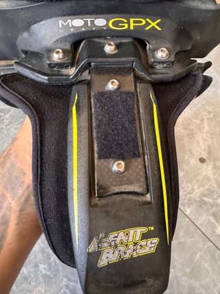 Collarín EVS  i otro moto gpx leatt