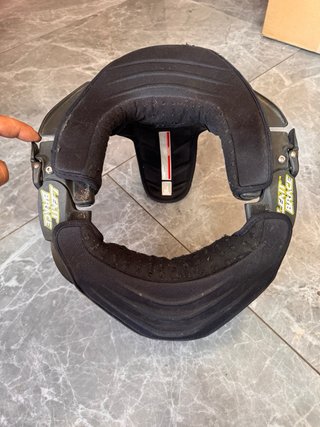 Collarín EVS  i otro moto gpx leatt