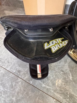 Collarín EVS  i otro moto gpx leatt