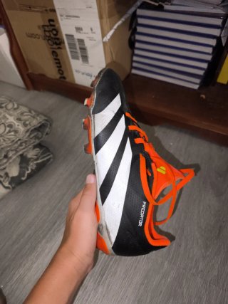 Botas de fútbol Adidas Negras y Naranjas