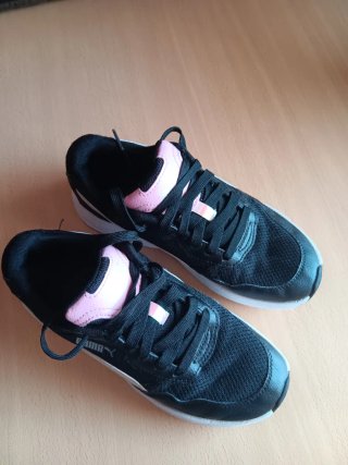 Zapatillas Puma Negras y Rosas