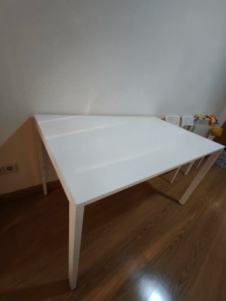 Mesa Ikea Blanca + 2 Sillas