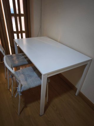 Mesa Ikea Blanca + 2 Sillas