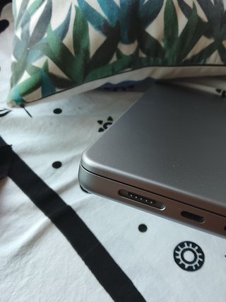 Pantalla MacBook Pro 14 A2442 Impecable