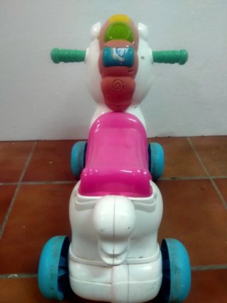 Andador infantil unicornio