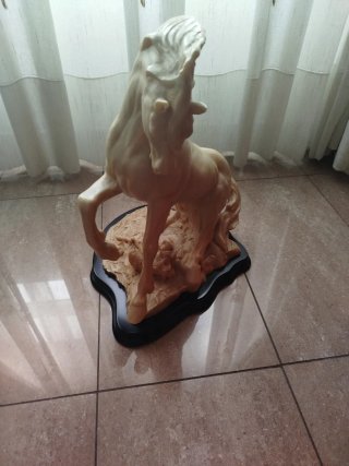 Figura Caballo Resina