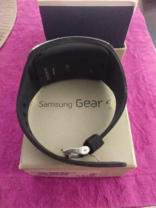 Reloj móvil negro,sin cargador