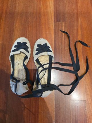 Sandalias Zendra Beige y Alpargatas planasTalla 39