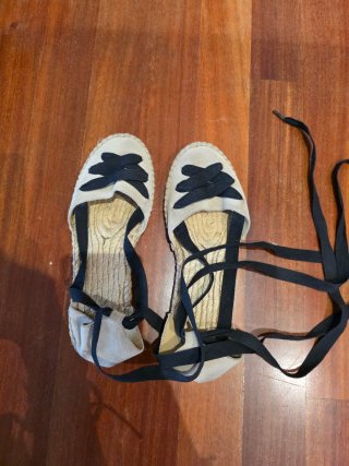 Sandalias Zendra Beige y Alpargatas planasTalla 39